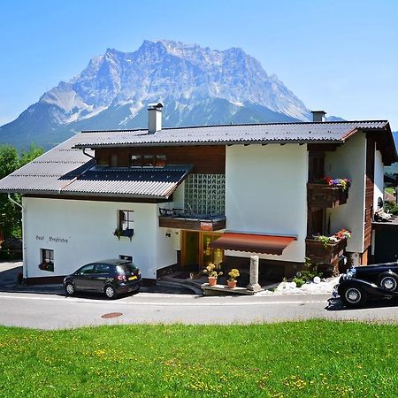 Hotel Haus Bergfrieden Lermoos Exterior foto